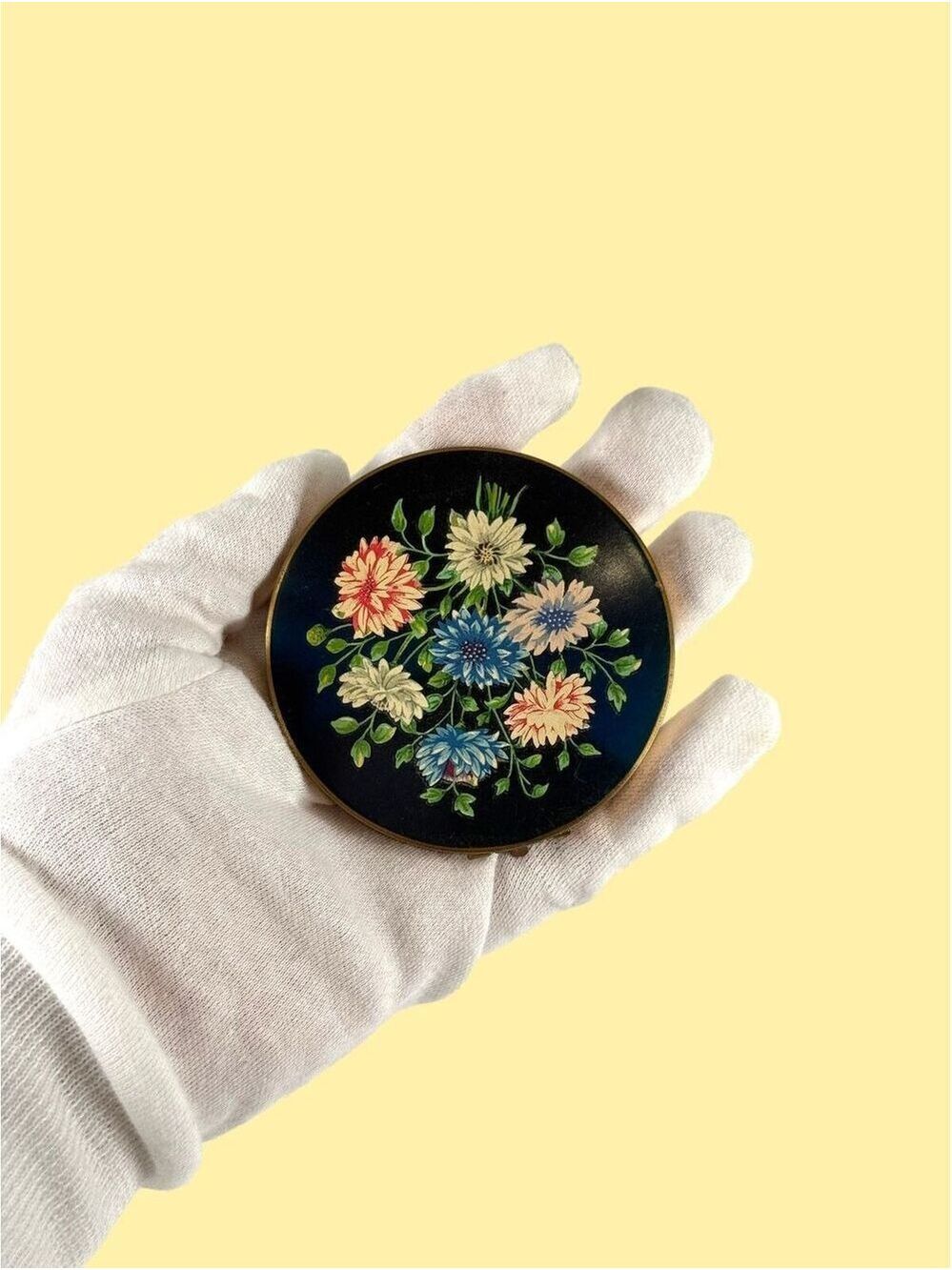 1950's Vintage Stratton England Powder Compact Blue Floral Vanity Collectible